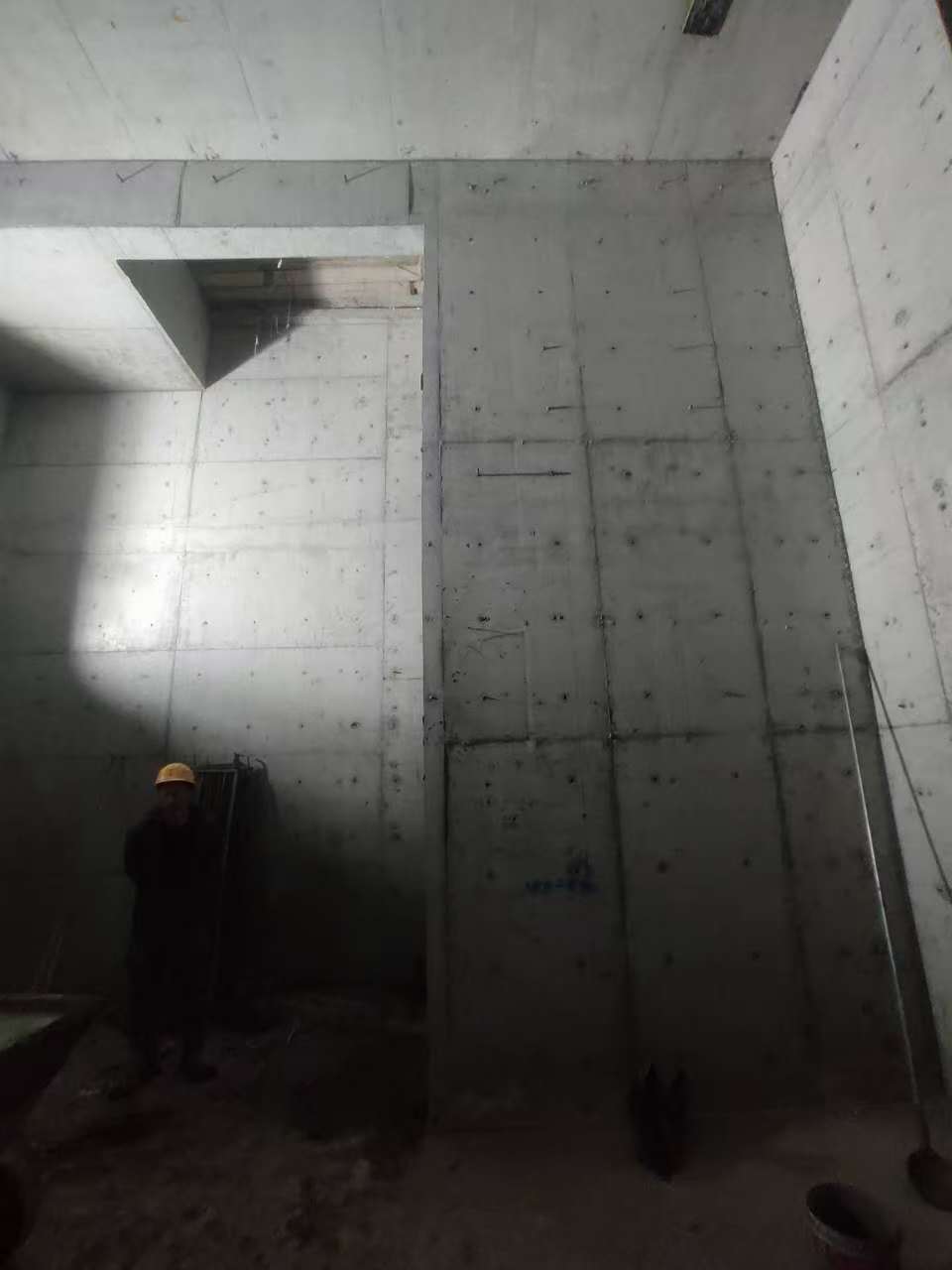 随县墙上开槽钢筋断了有影响吗